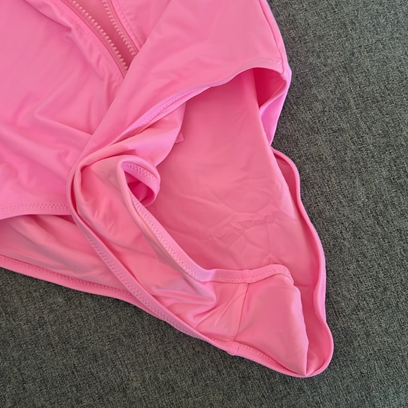 NWOT SKIMS | Sleeveless One Piece Swimsuit - Picture 4 of 8